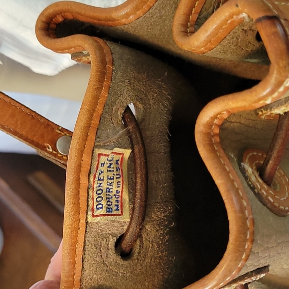 Dooney and Burke bucket bag - Picture 3 of 5